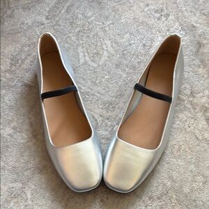 Greta Ballet flat in Metallic Silver